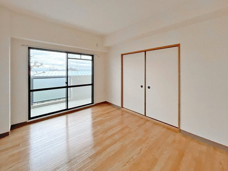 カルムエール乾の居間・リビング|こちらのリビングで趣味の時間をお楽しみください