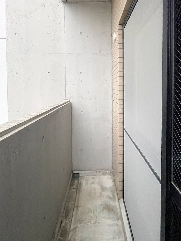 カルムエール乾のバルコニー|お洗濯にも便利なバルコニー付き