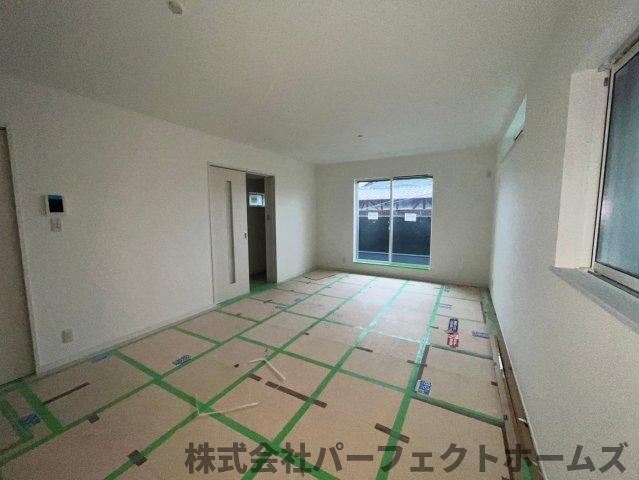 ユウトシタウン池之宮の居間・リビング|ゆったりとしたリビングです