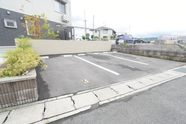 すみれそうの駐車場