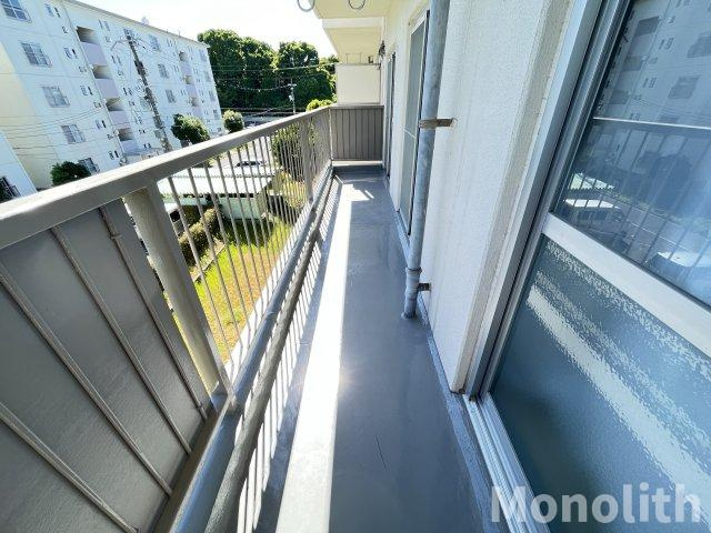 和泉市鶴山台３丁目の賃貸マンションのバルコニー