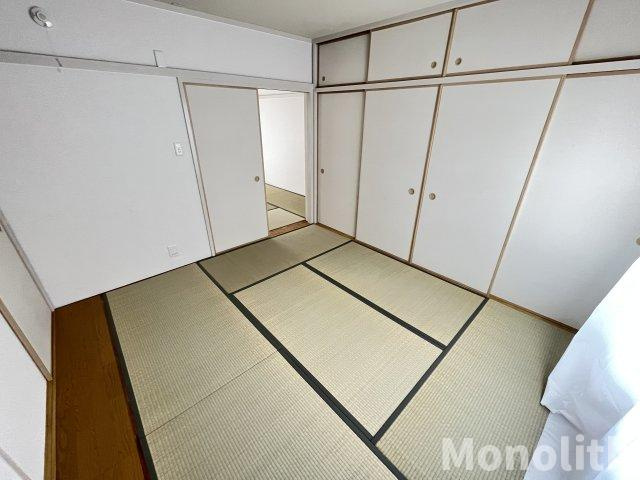 和泉市鶴山台３丁目の賃貸マンションの和室