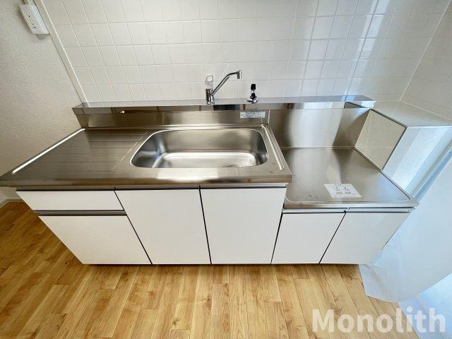 和泉市鶴山台３丁目の賃貸マンションのキッチン