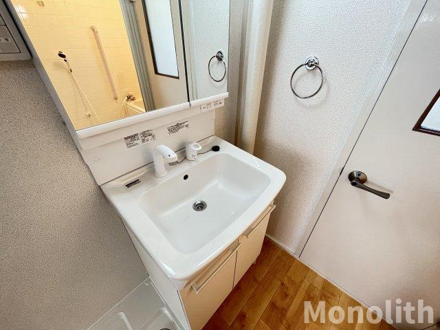 和泉市鶴山台３丁目の賃貸マンションの独立洗面台