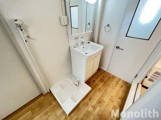 和泉市鶴山台３丁目の賃貸マンションの洗面所