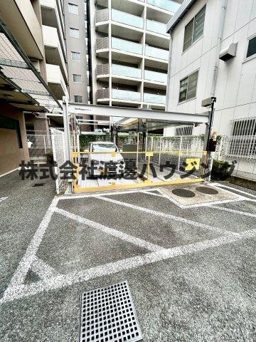 グレイス丸萬の駐車場