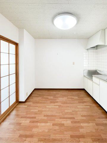 リヴィエール苦楽園の居間・リビング|101号室施工分