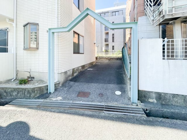 リヴィエール苦楽園のエントランス|毎日通るエントランスはこのようになっています