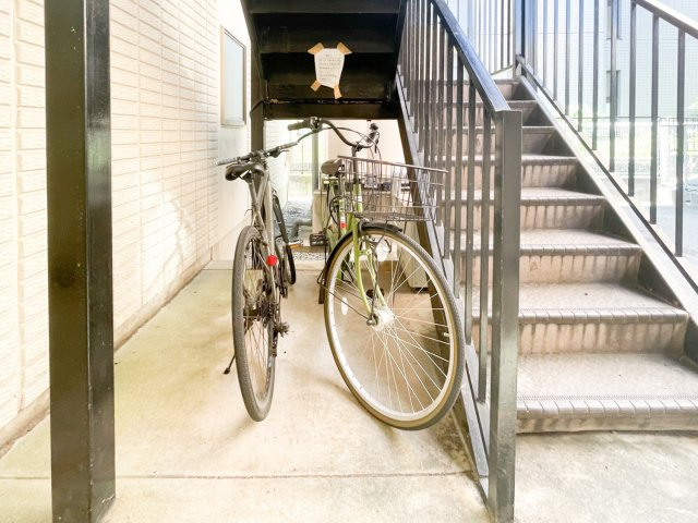 リヴィエール苦楽園のその他共用部分|駐輪スペースです