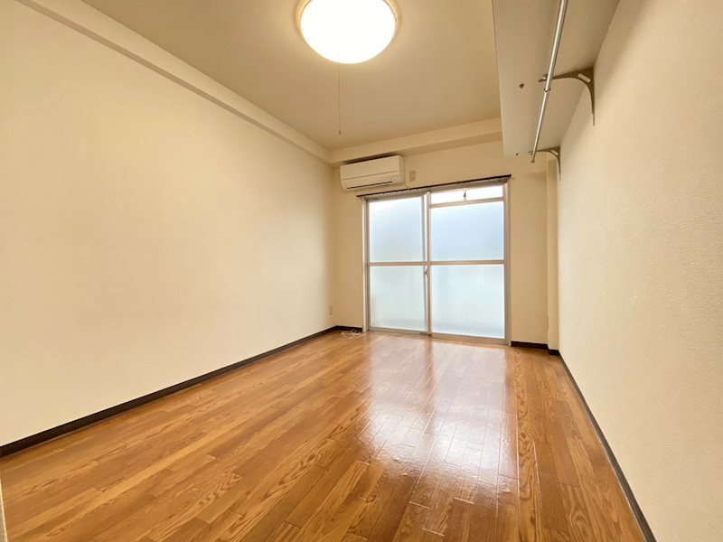 コンフォール雲井の居間・リビング|吊り戸棚あり