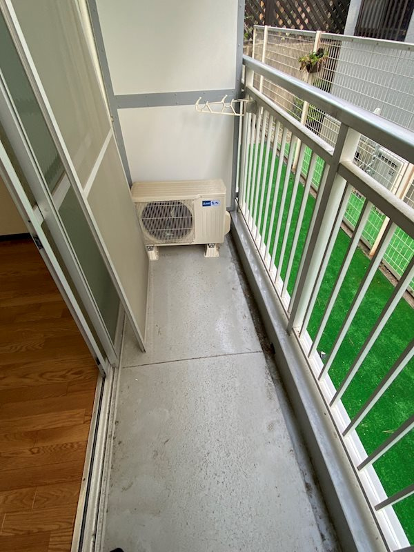 コンフォール雲井のバルコニー|暖かな日差しのふりそそぐバルコニー