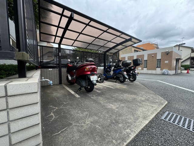 ライオンズガーデンシティ平井の駐車場