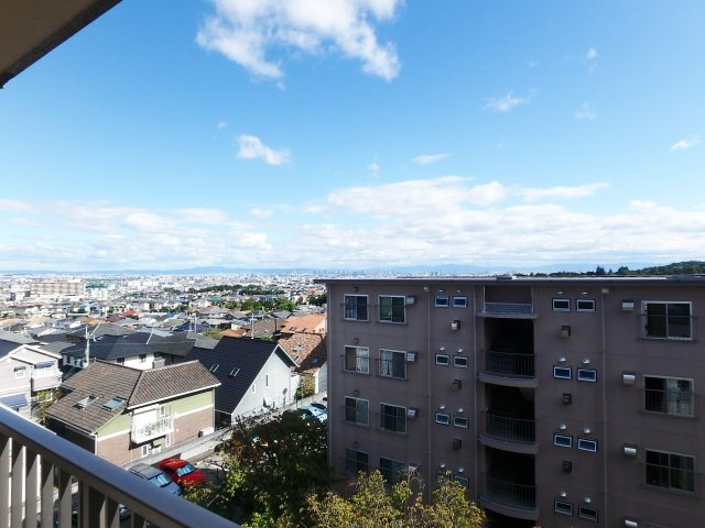 逆瀬川ハイツ一号棟の展望
