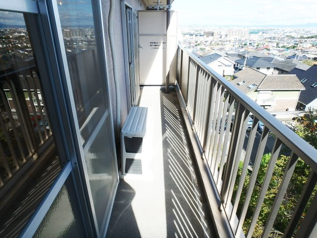 逆瀬川ハイツ一号棟のバルコニー