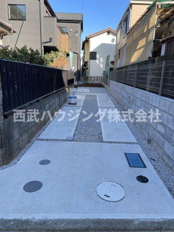 【仲介手数料無料】所沢市東狭山ケ丘１０期２号棟　所沢市の新築住宅なら西武ハウジングの前面道路含む現地写真