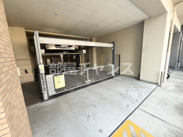 アルバ志賀本通の駐車場