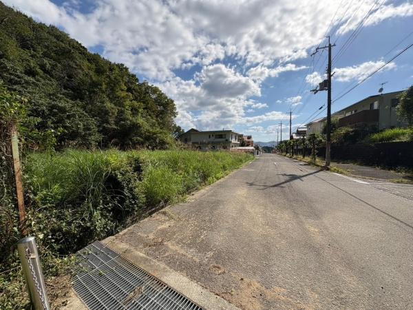 岩出市紀泉台　土地の前面道路含む現地写真