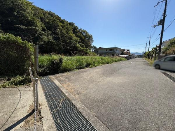 岩出市紀泉台　土地の前面道路含む現地写真