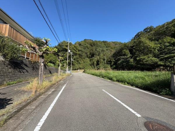 岩出市紀泉台　土地の前面道路含む現地写真