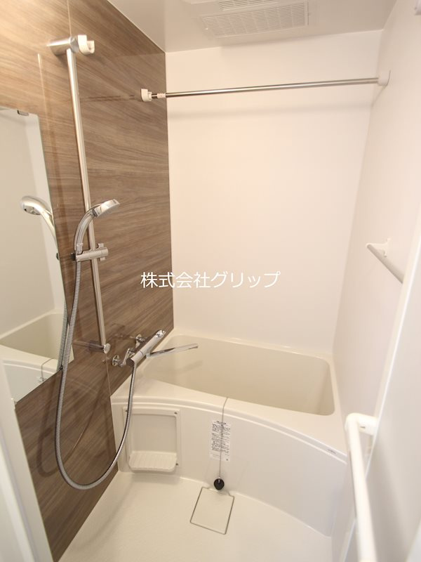 クレヴィスタ横浜大口の浴室