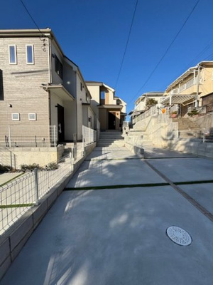 【外観】 | 神戸市垂水区多聞台5丁目　新築戸建1号棟　仲介手数料無料！ | 外はこのようになっています