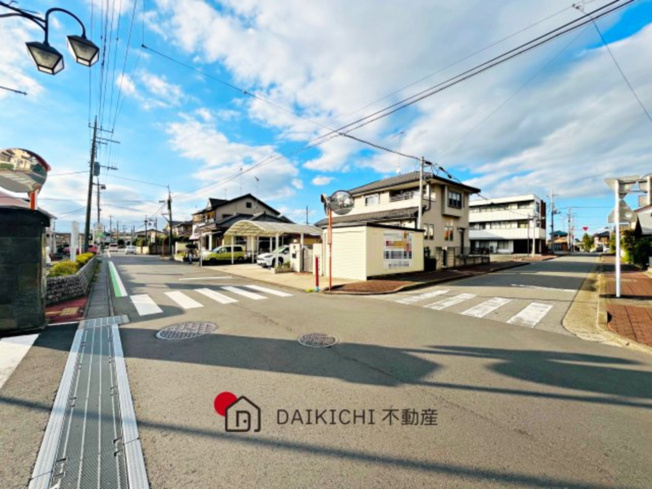 【前面道路含む現地写真】 | 加須市騎西　中古戸建
