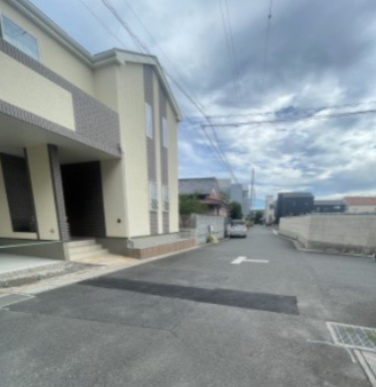 【前面道路含む現地写真】 | 川口市　本前川一丁目1期　全3棟 | 広々していて駐車もしやすいです♪
