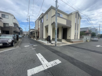 【外観】 | 川口市　本前川一丁目1期　全3棟 | 車両の通りが少なく静かな環境です