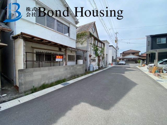 西江井ヶ島駅徒歩6分・海近物件・大久保町西島　築49年の前面道路含む現地写真