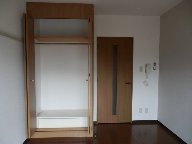 【収納】 | 宮の杜ハイツ | 洋間収納