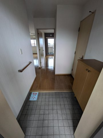 アーバンステージ府中の玄関|※同タイプの別の部屋です。