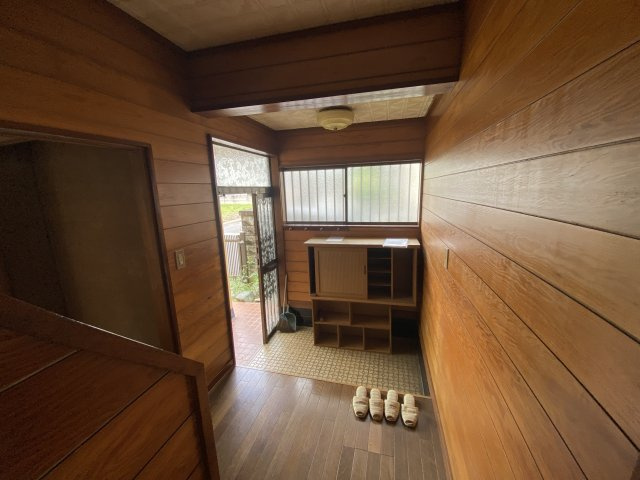 小山市乙女1丁目　中古戸建の玄関