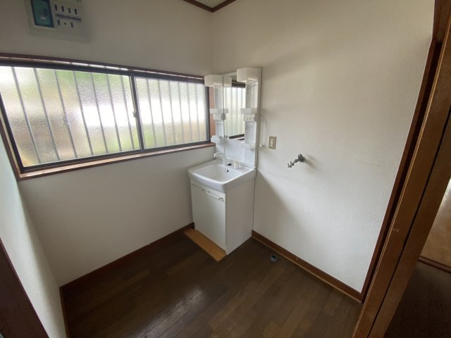 小山市乙女1丁目　中古戸建の独立洗面台