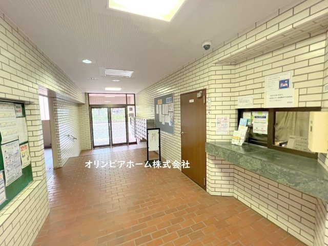 ハイラーク大島　6階　リ　ノベーション済のエントランス