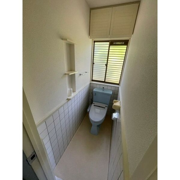 和泉市山荘町１丁目の一戸建てのトイレ|トイレです