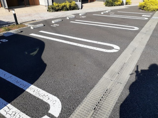 【駐車場】