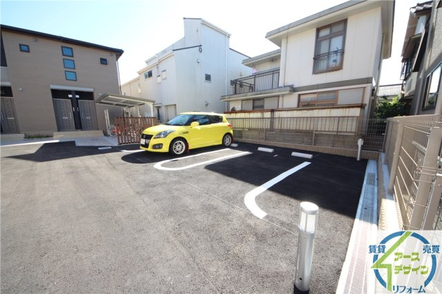 ヴィスキオ大蔵海岸の駐車場|車をお持ちの方に嬉しい駐車場付きの物件です