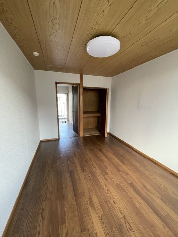 長森マンション西棟の洋室