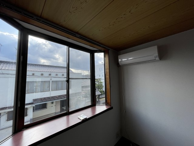 長森マンション西棟の洋室
