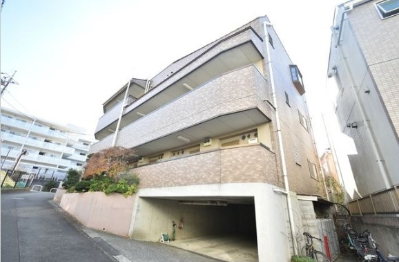 川崎市麻生区上麻生３丁目の賃貸マンションの外観