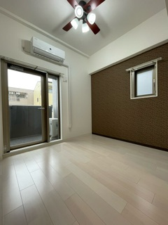 【洋室】 | ワールドアイ梅田WEST | 使い勝手のいい洋室です