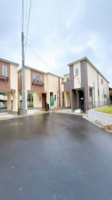 【外観】 | 川口市朝日3丁目4期　全6棟 | 前面が6ｍの道路になっていて駐車もしやすそうです♪