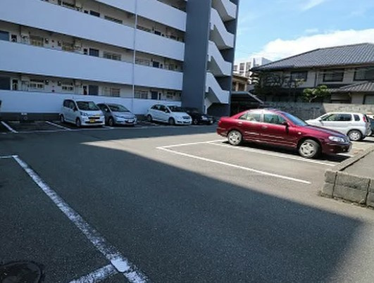 グランカーサ清蘭の駐車場