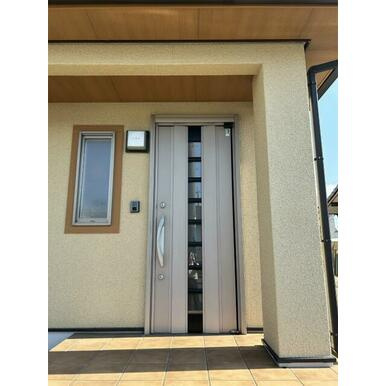 すずかけ台貸家のエントランス