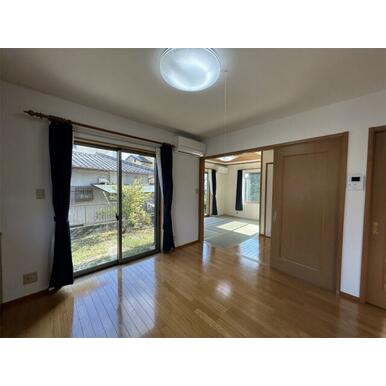 すずかけ台貸家の居間・リビング