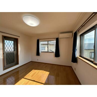 すずかけ台貸家の洋室