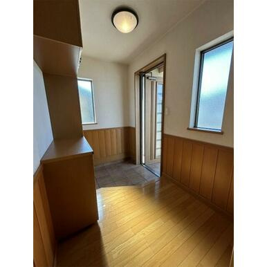 すずかけ台貸家の玄関