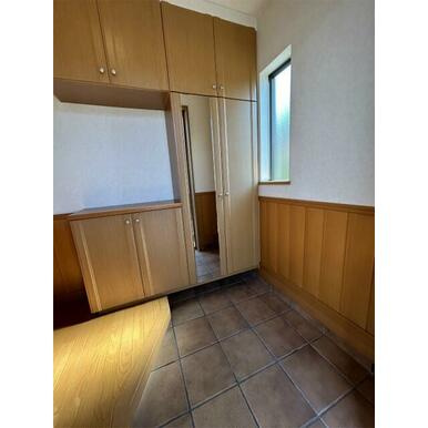 すずかけ台貸家の玄関