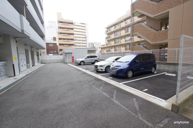 ビバーチェ鷺洲　仲介手数料無料の駐車場