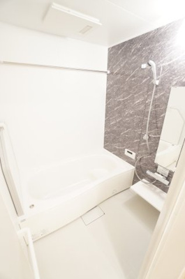 【浴室】 | リンカーン源 | ※同物件・反転タイプの写真です。